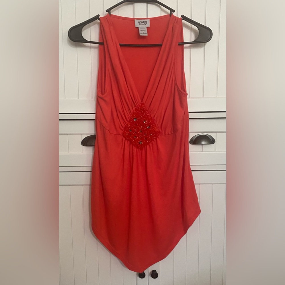 Sleeveless beaded women’s top